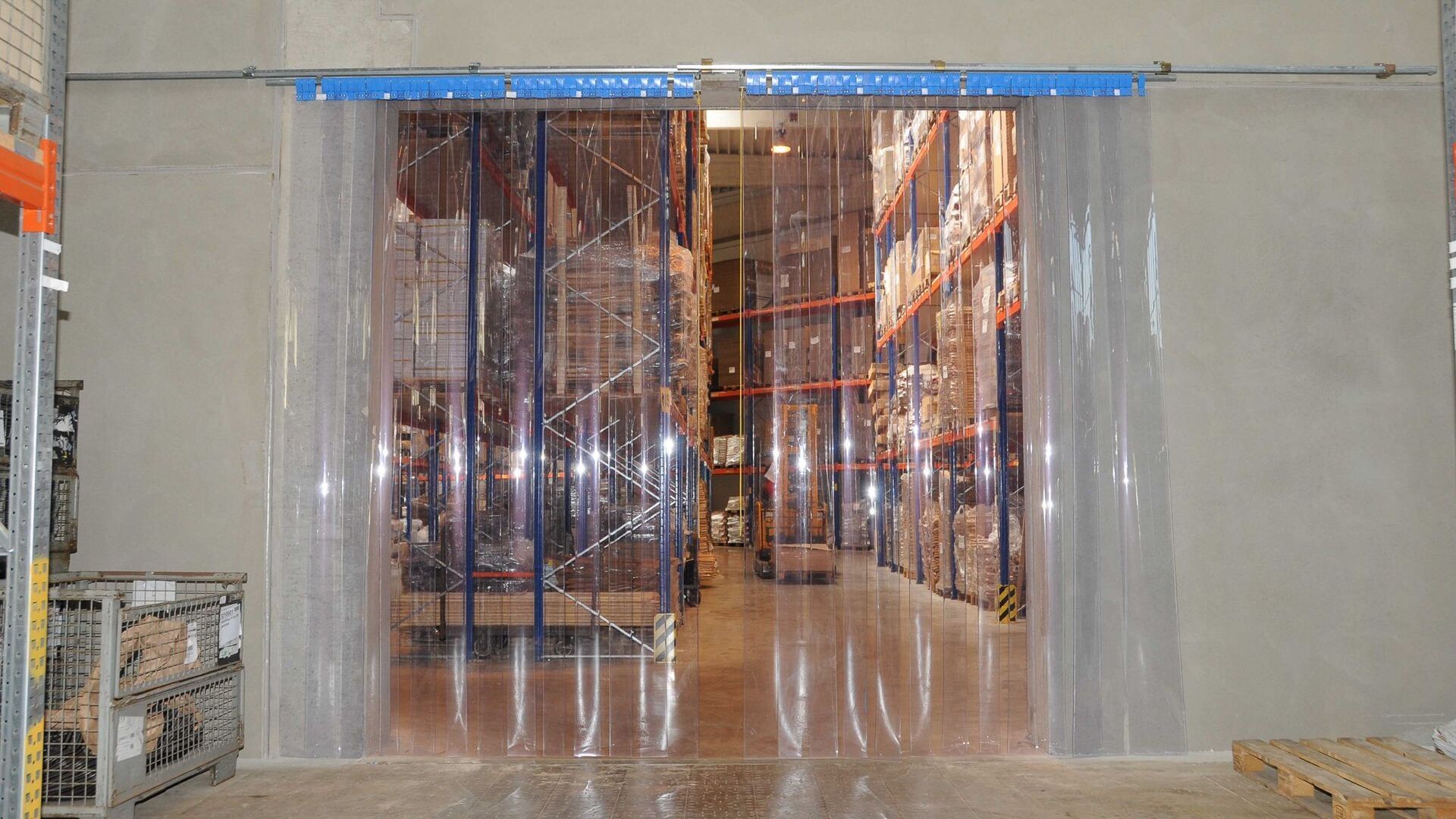 Strip curtains | good insulation and soundproofing properties